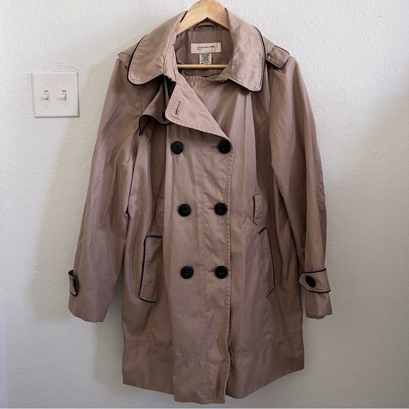Jones New York Jackets & Blazers - Jones New York Trenchcoat
